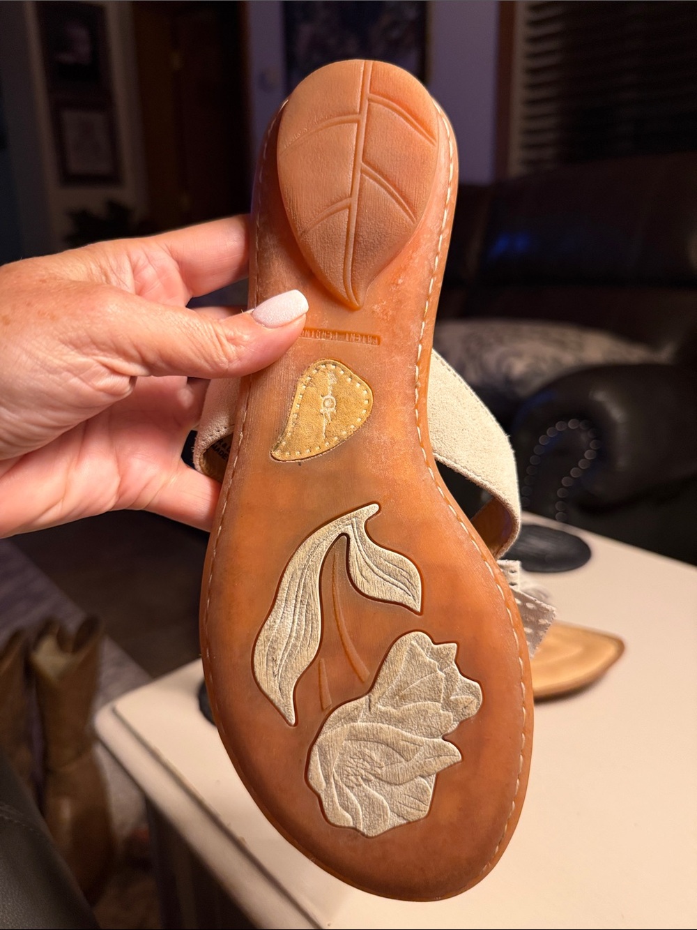 Born Crown Leather Thong Style Sandal with a Bow size 10 - Picture 7 of 8
